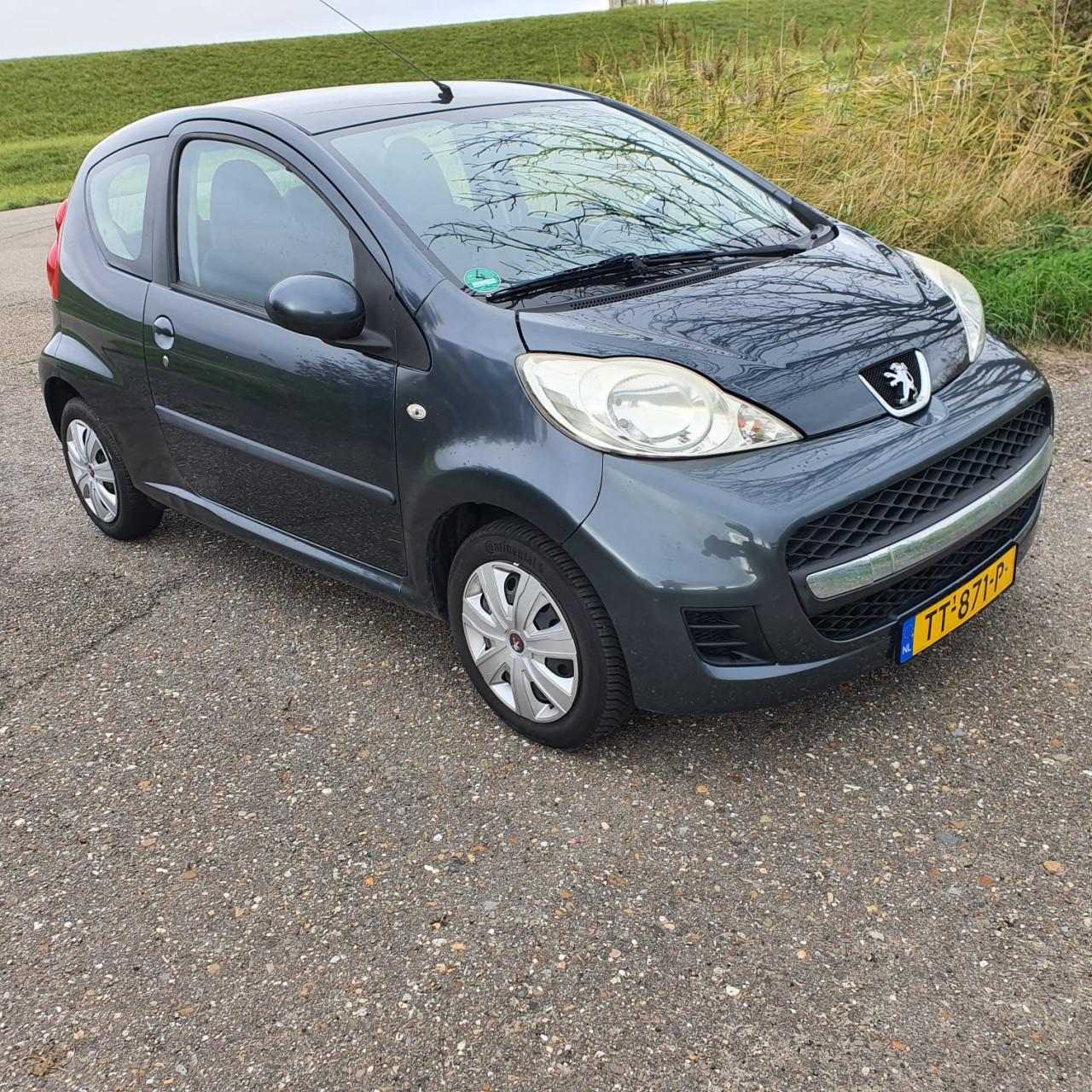 Peugeot 107 1.0 12V XR