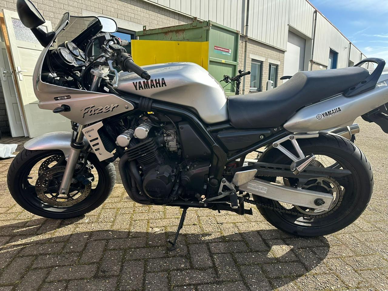 Yamaha FZS 600 Fazer 2000