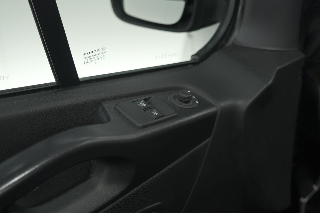 Renault Trafic 2.0 dci 120 t27 l1h1 work edition | trekhaak | apple carplay