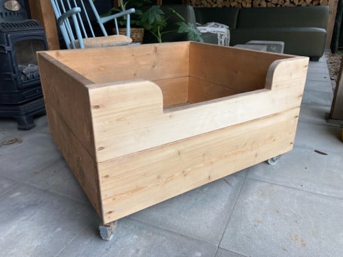 Houten hondenmand