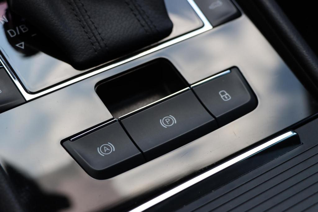 Skoda Superb combi 1.4 tsi iv laurin & klement 218pk dsg6