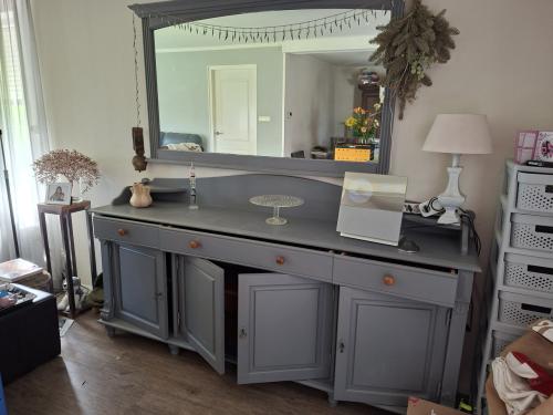 Dressoir en spiegel