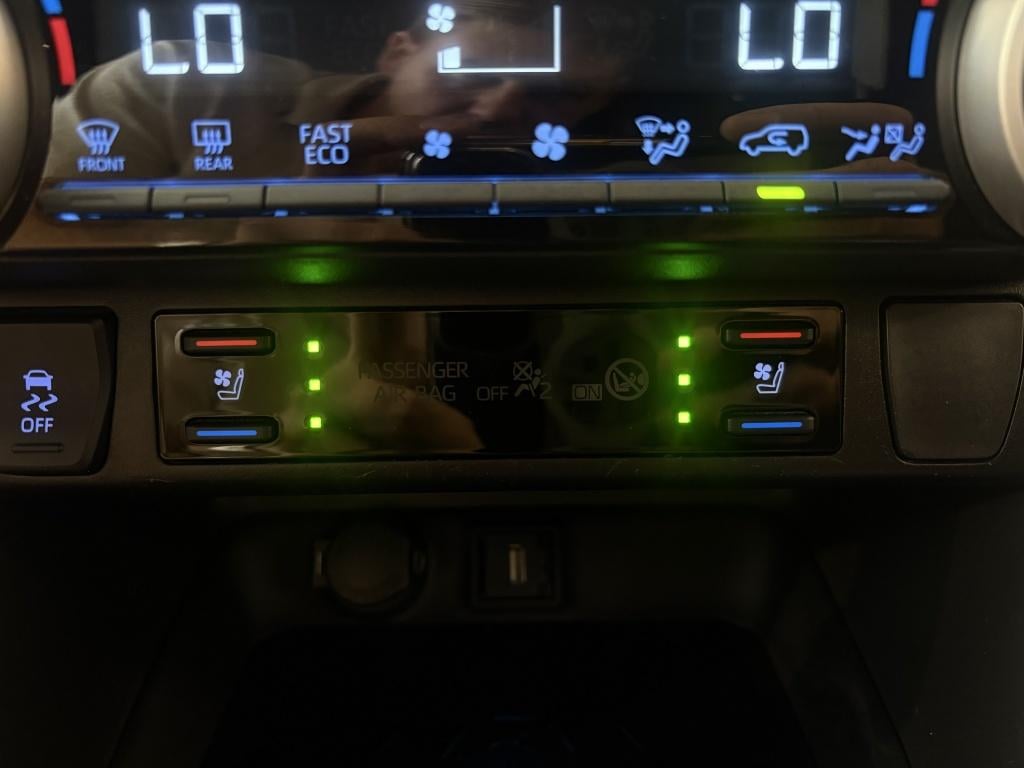 Toyota Rav4 2.5 plug-in hybrid. bi-tone plus | trekhaak |