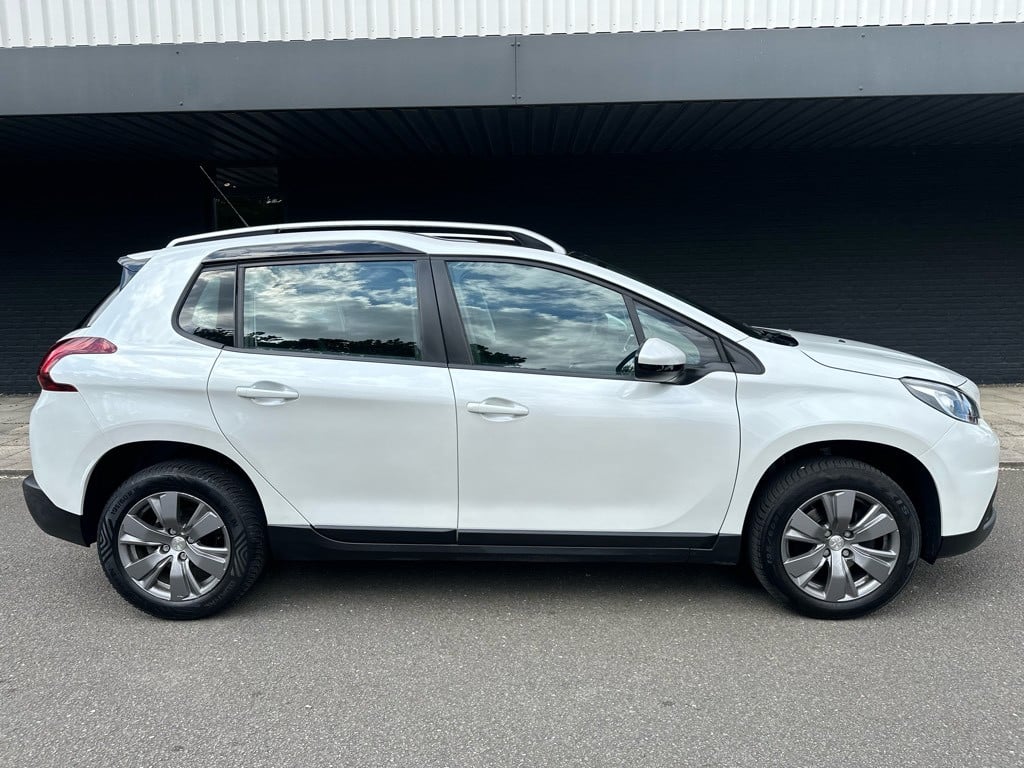Peugeot 2008 1.2 t blue lion // panoramadak // apple carplay //