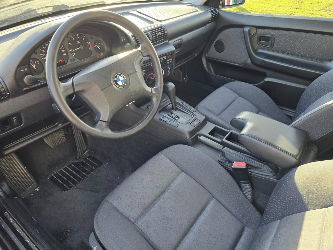 BMW 316i Compact – Automaat