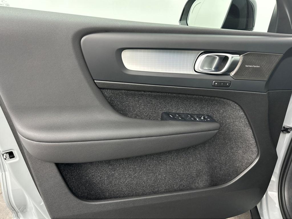 Volvo XC40 b4 gt plus dark