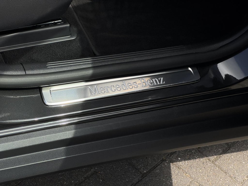 Mercedes-Benz Glc 300e 4matic luxury line nl-auto np. €83.000! | panoramada