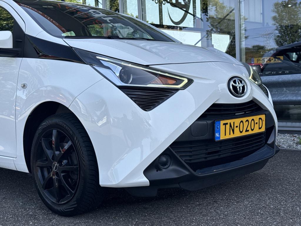 Toyota Aygo 1.0 vvt-i x-play | cruisec. | camera | airco | carplay | sportv