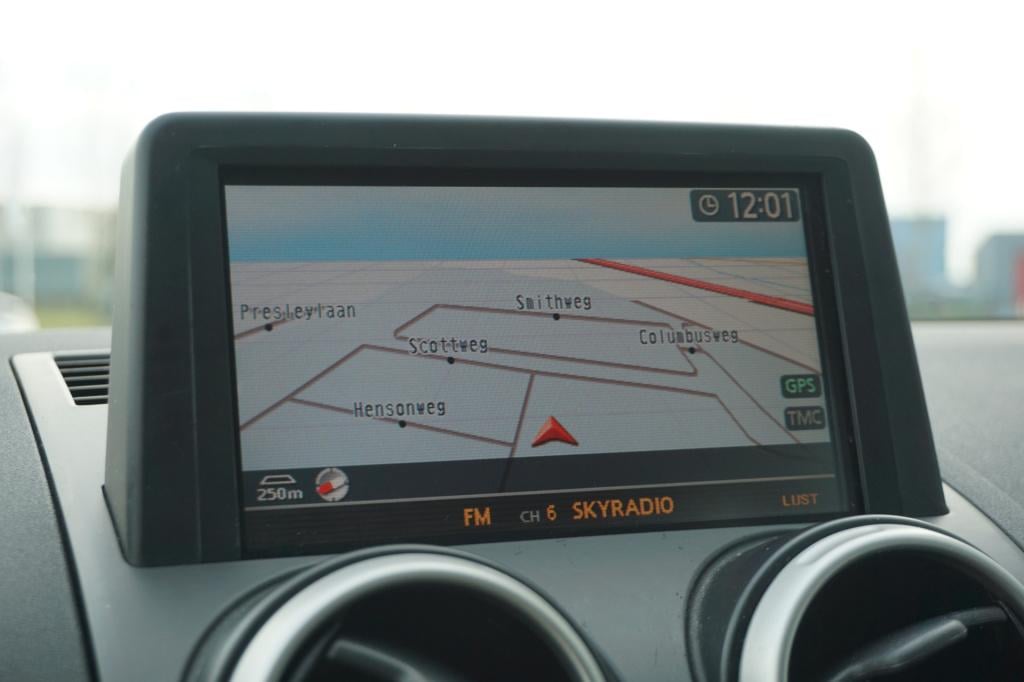 Nissan Qashqai 2.0 tekna climate / navi / cruise / camera / trekhaak / elek