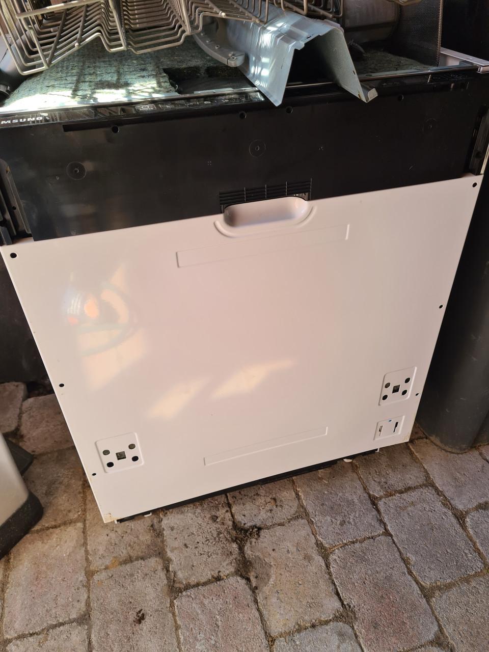 Gratis af te halen.  Defecte vaatwasser.