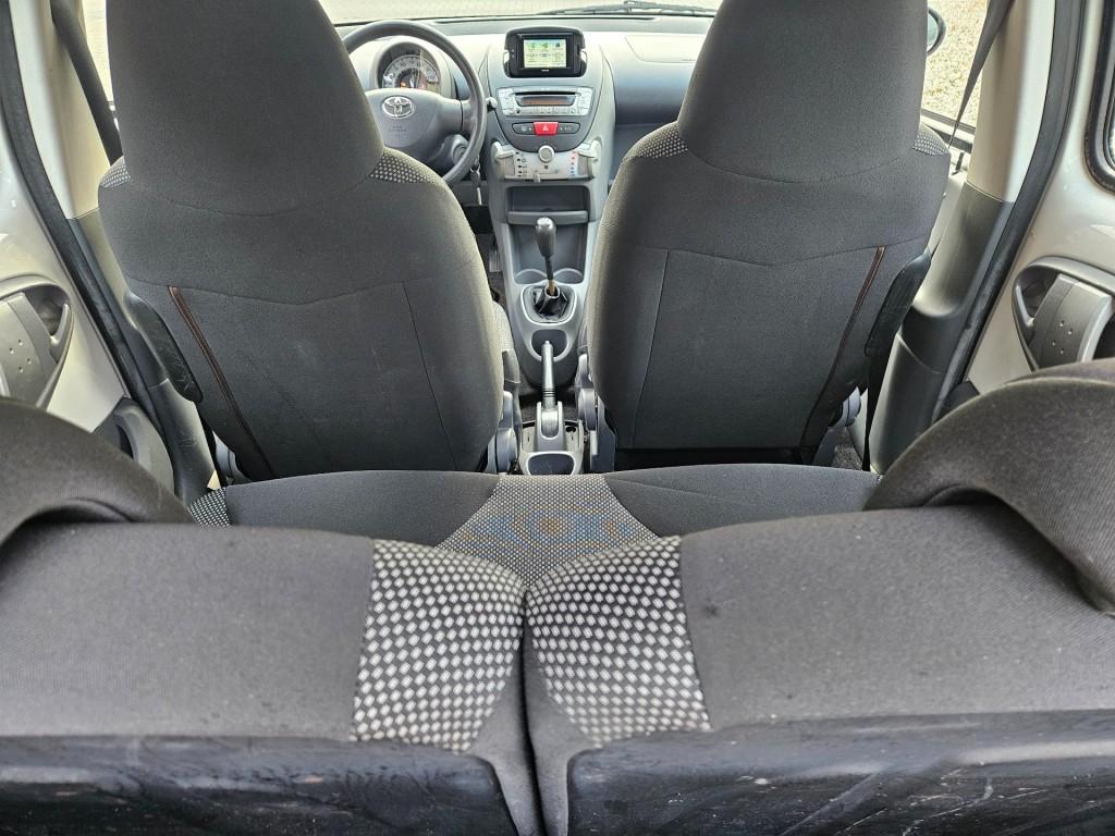 Toyota Aygo 1.0-12v comfort navigator / nl auto / nap