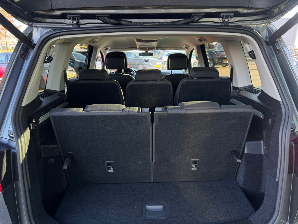 Volkswagen Touran 1.5 tsi highline business r 7p * navigatie * camera * car
