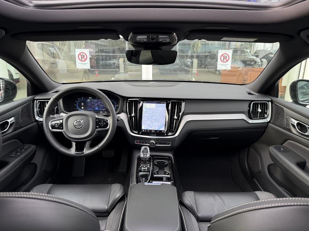 Volvo V60 t6 398pk recharge dark| panodak| adap.cruise| 360camera| trekhaa