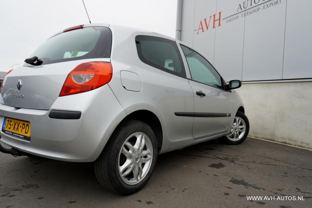 Renault Clio 1.2-16v business line
