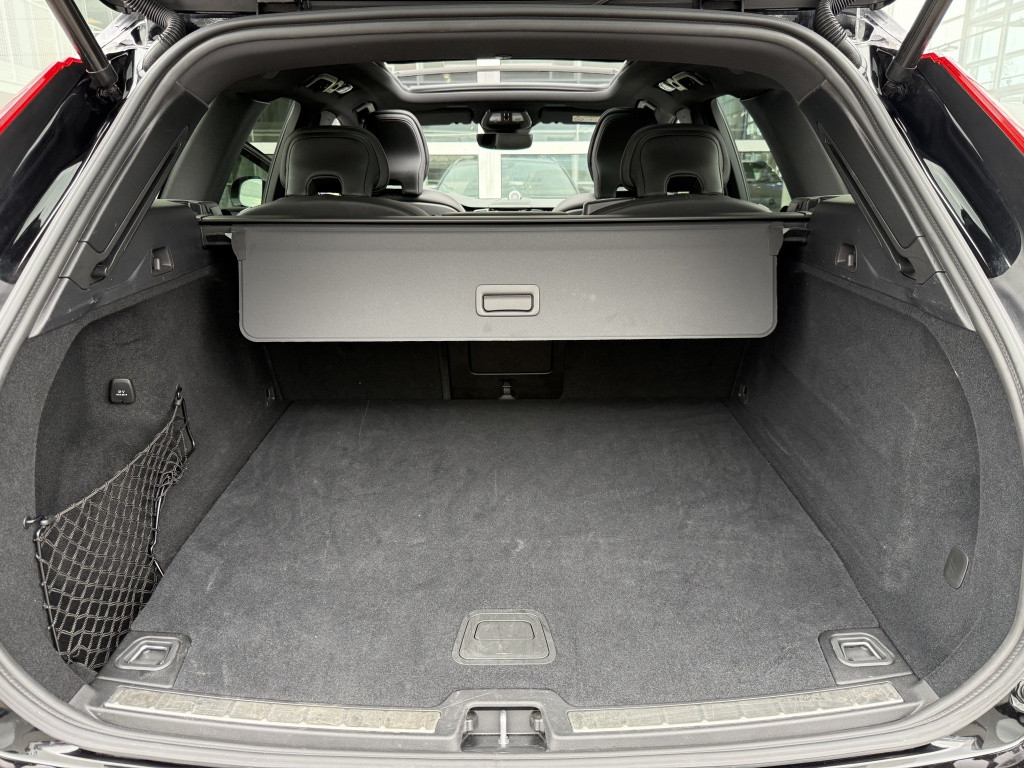Volvo XC60 t6 398pk recharge black edition ultra dark full options !