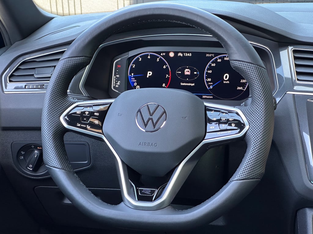 Volkswagen Tiguan 1.5 tsi 150pk dsg r-line | trekhaak | panoramadak | led |