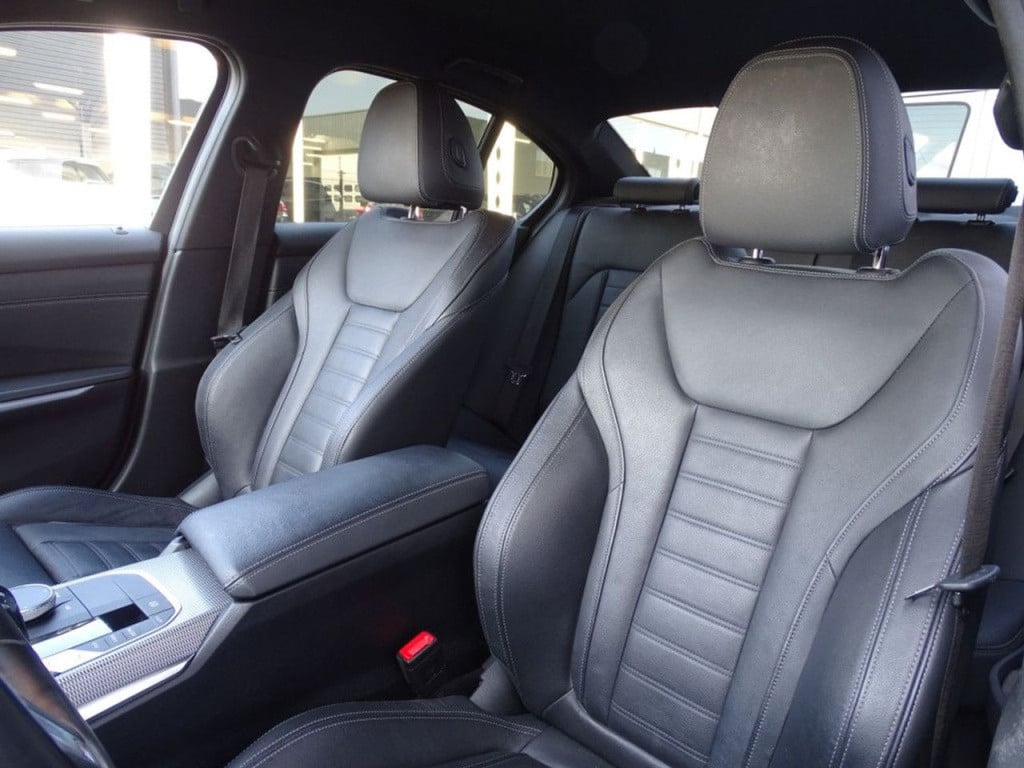 BMW 3-serie 330e edrive edition m-sportpakket | 18"
