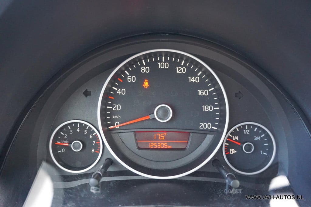 Volkswagen UP! 1.0 move up!