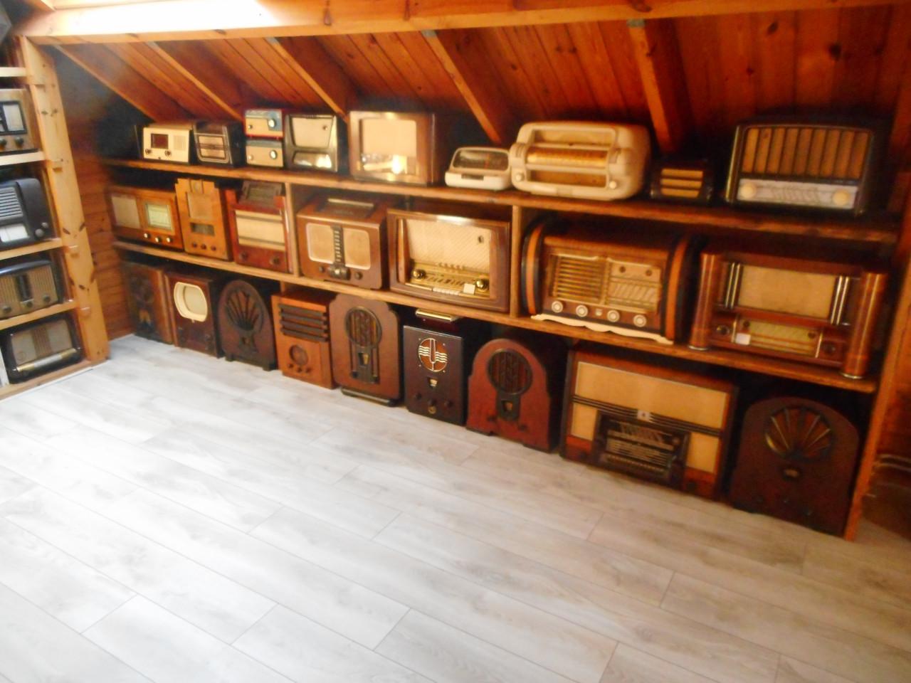 Gezocht voor mijn verzameling/hobby oude radio's ,audio en toebehoren