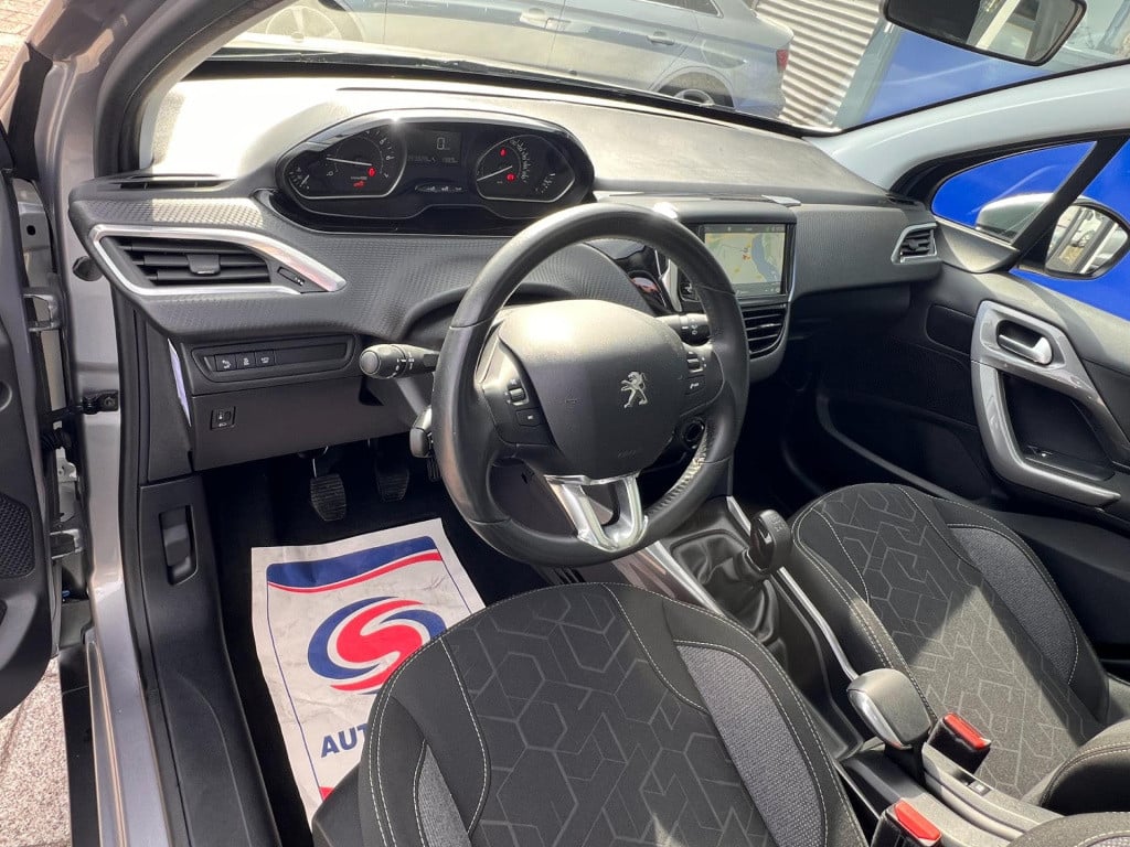 Peugeot 2008 1.2 puretech blue lion