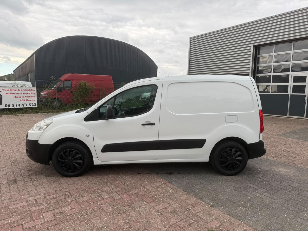 Peugeot partner bj 2012  2450 euro
