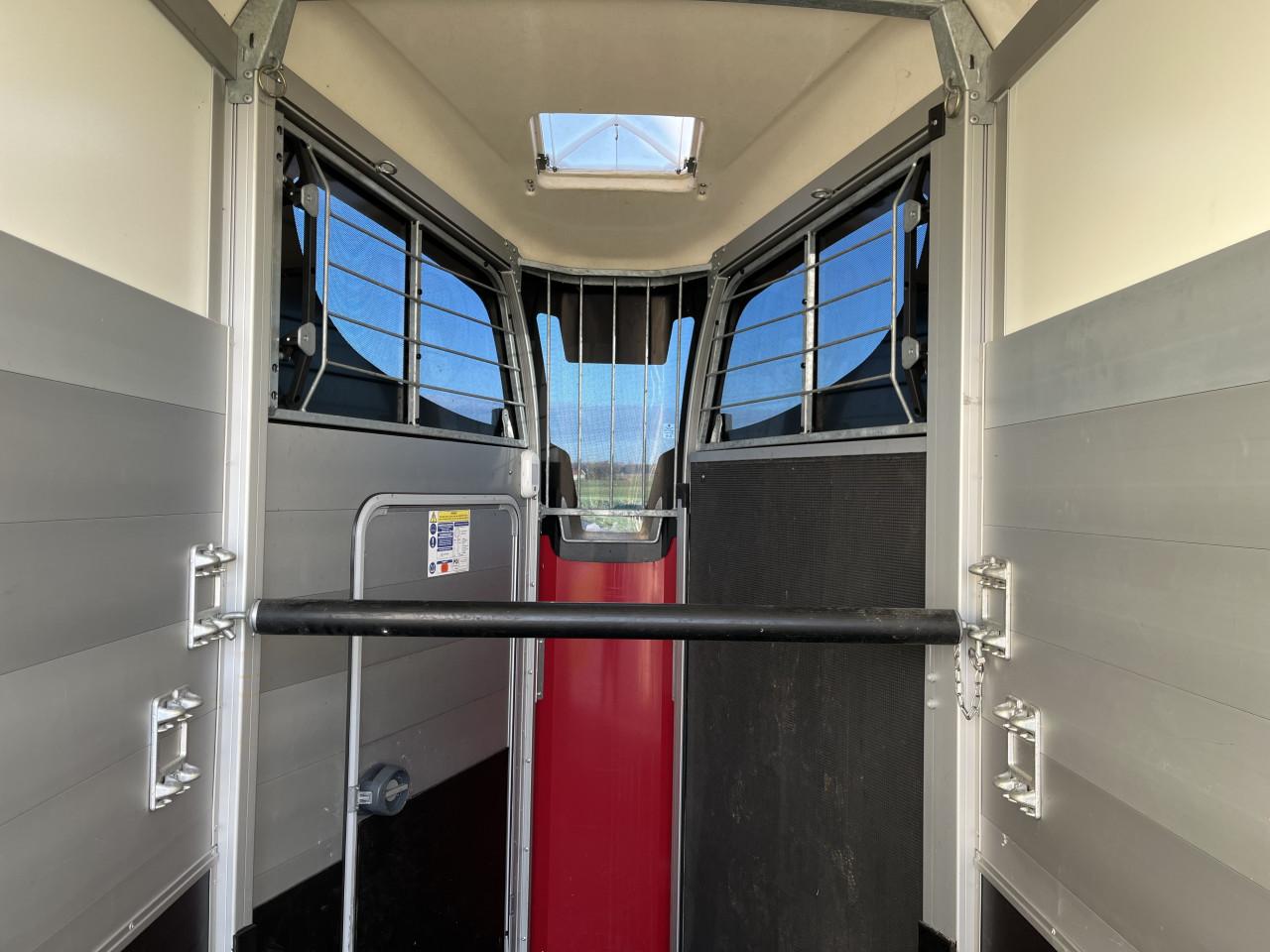 Volledig aluminium Ifor HB403 met voorlosklep en klep/deur