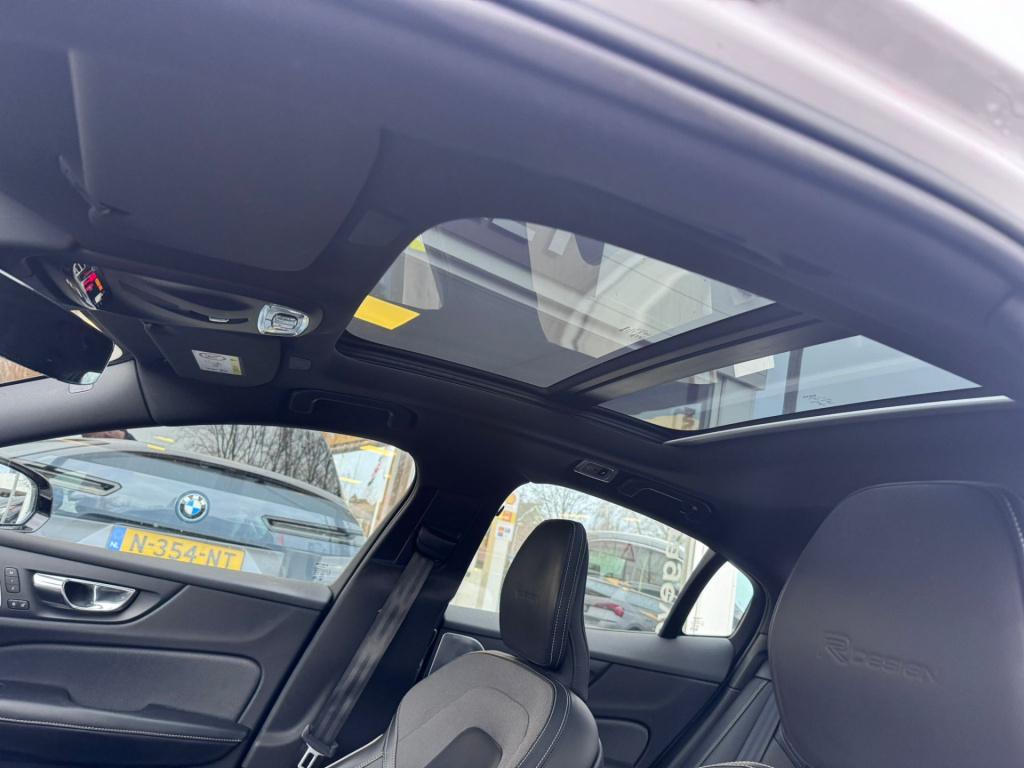 Volvo S60 2.0 t8 awd twin engine r-design