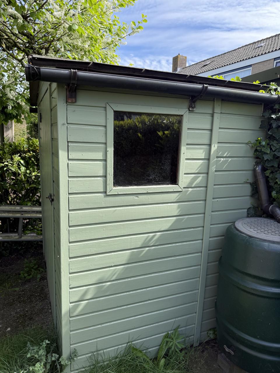 🌿 Tuinhuis te koop – incl. regenton