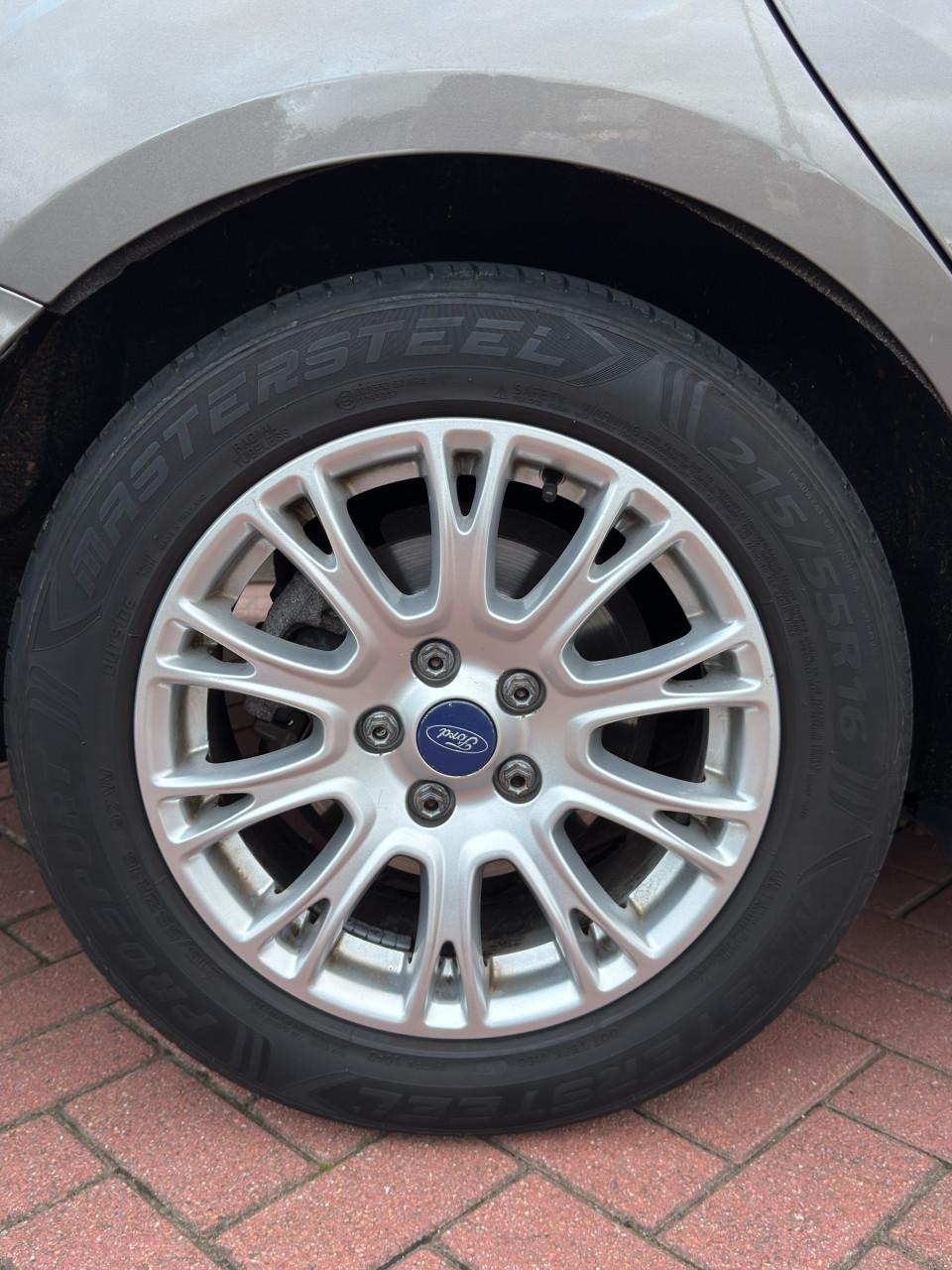 Ford Focus 16 inch lichtmetalen velgen + banden
