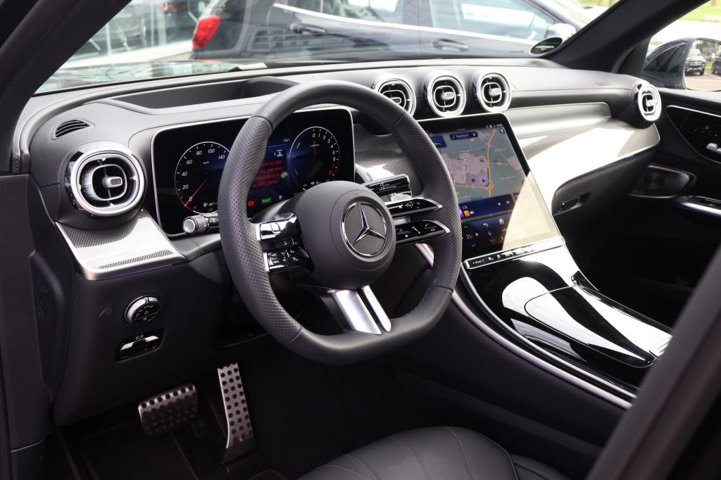Mercedes-Benz Glc 300e 4matic amg line i nappa i digital light i panoramada