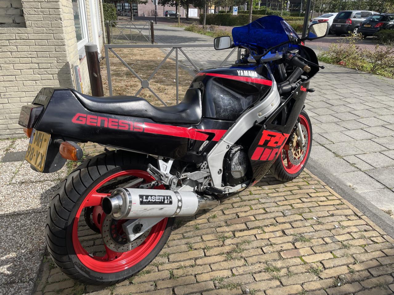 Yamaha FZR 1000
