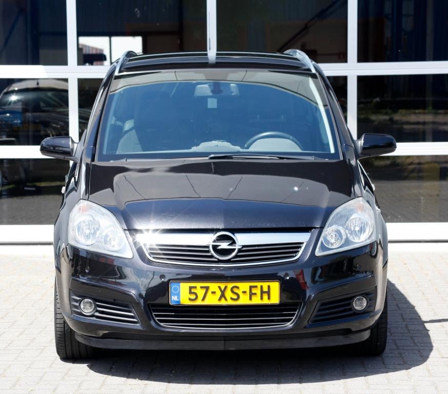 Opel Zafira 2.2 executive