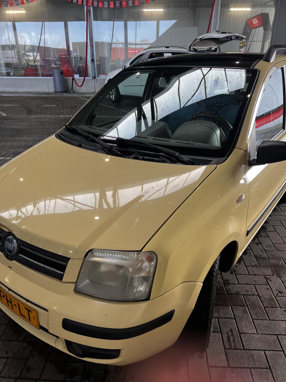 Fiat Panda geel