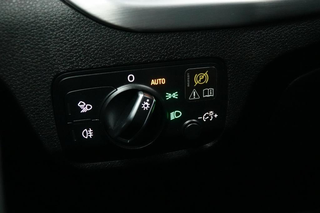 Audi Q2 1.0 tfsi sport | stoelverw. | led | pdc | 19" |