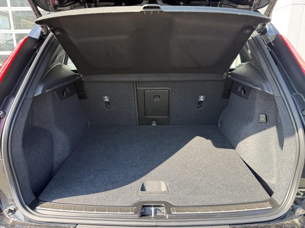 Volvo XC40 t5 262pk recharge ultimate bright| full options !!