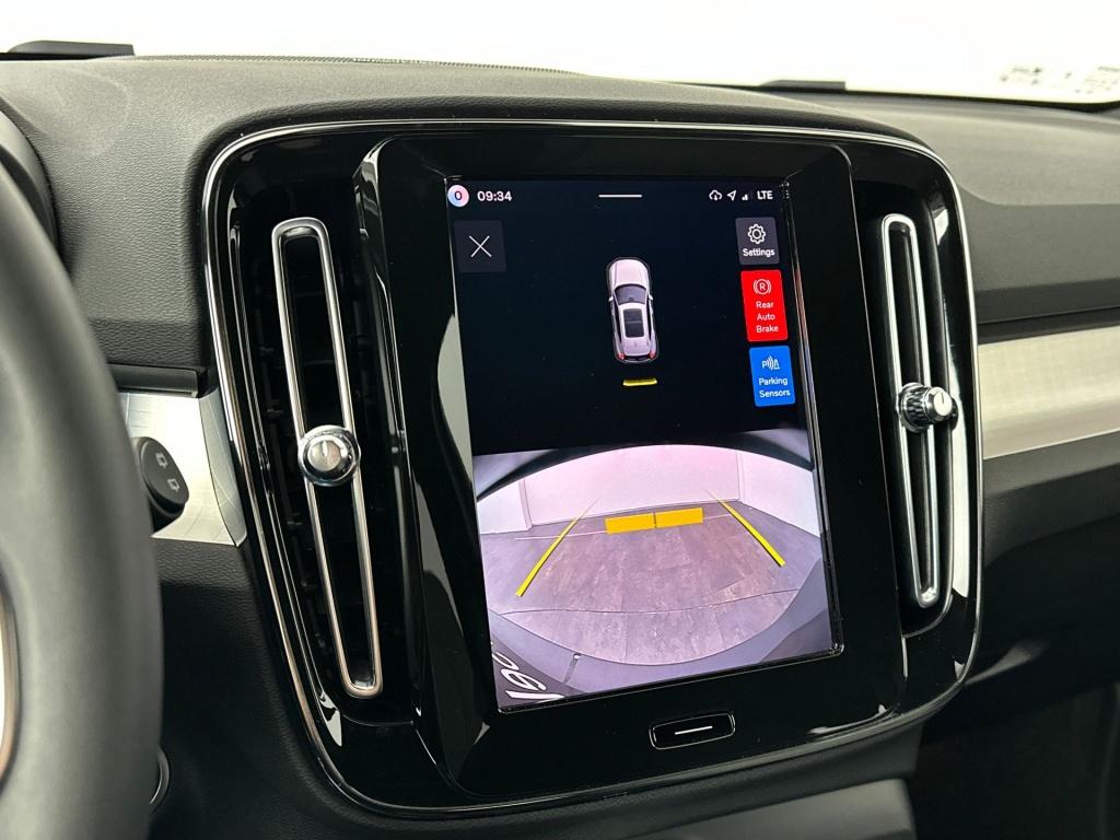 Volvo XC40 b4 194pk plus dark| achteruitrijcamera| trekhaak| adap.cruise