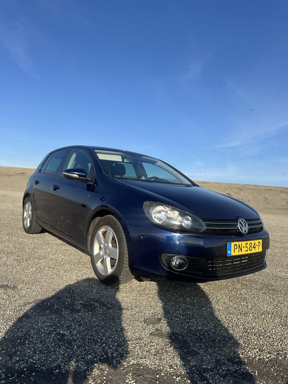 Volkswagen Golf 1.2 TSI 77KW 2011 Blauw nieuwe apk