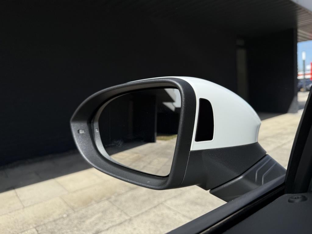 Volkswagen Golf 1.0 tsi life // led koplampen // trekhaak //