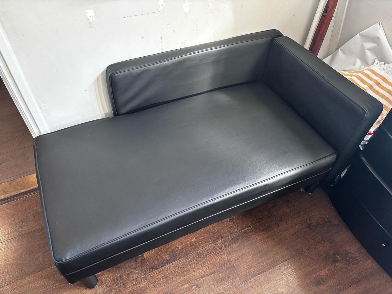 Zwarte Chaise langues  bank zeer nette staat