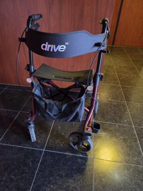 Rollator,nieuw 1 x gebruikt Koopje