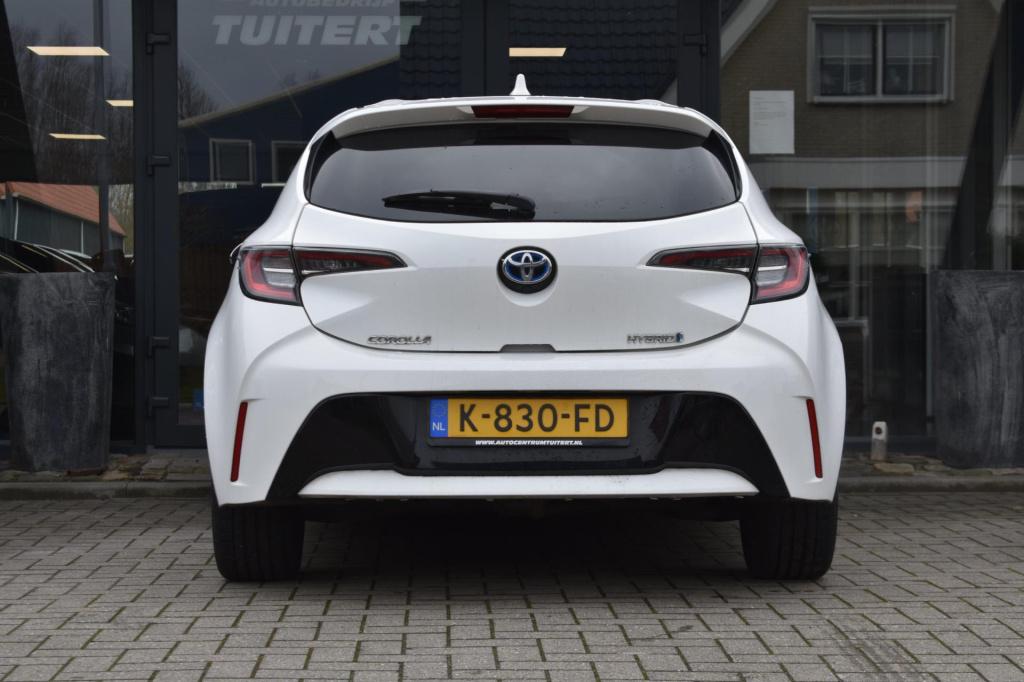 Toyota Corolla 1.8 hybrid dynamic | camera | apple carplay | android auto |