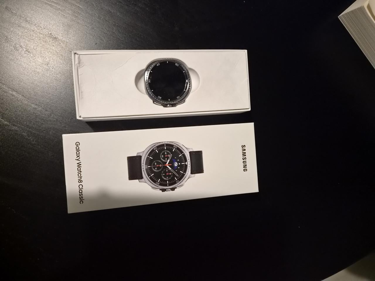 Samsung Galaxy Watch 8 - Classic
