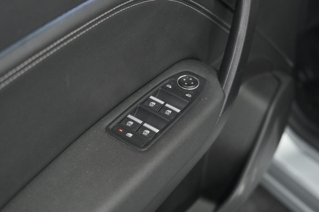 Renault Captur mild hybrid 140 edc techno | camera | navigatie | apple carp
