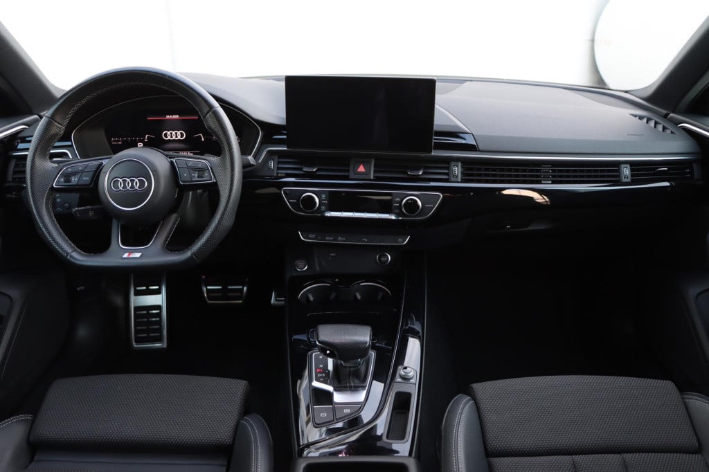 Audi A4 limousine 35 tfsi s edition competition s-tronic