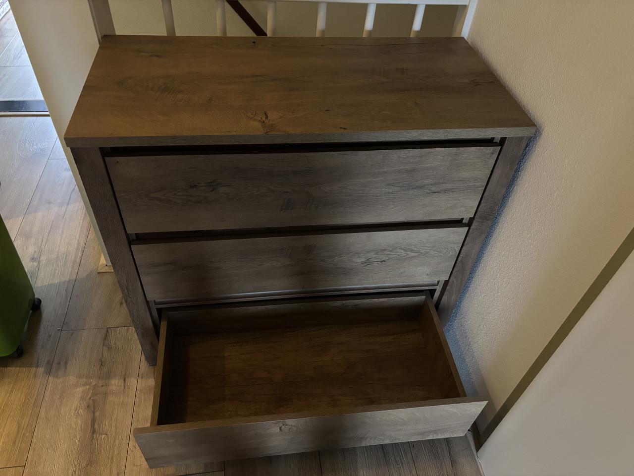 2x Jysk VEDDE ladekasten + nachtkastjes - donker eiken