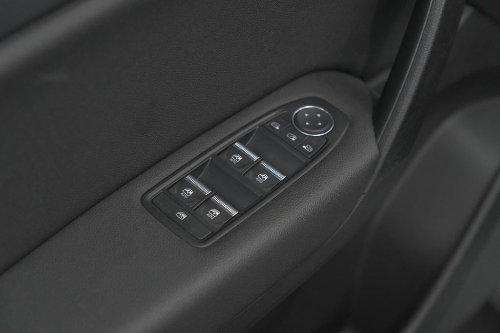 Renault Captur mild hybrid 140 intens | trekhaak | camera | apple carplay |