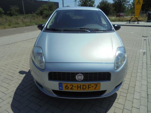 Grande Punto 1.2 – 16V Active slechts 70.660 Km !!! met N.A.P Apk.Mei 2027