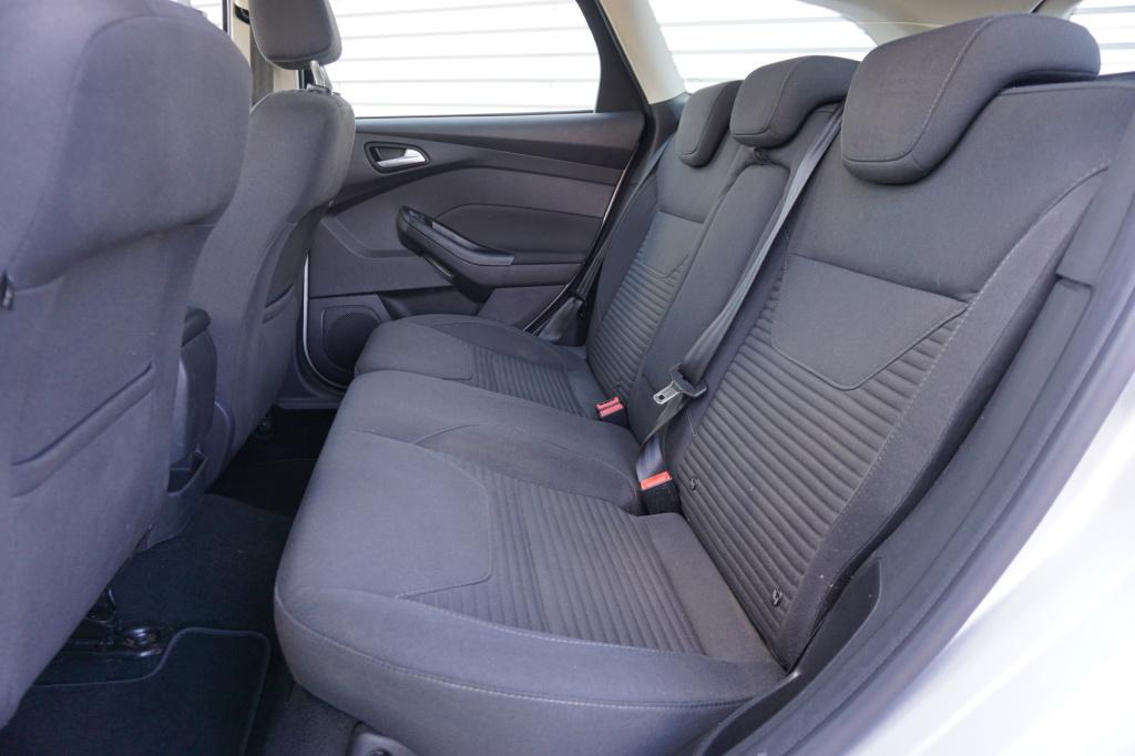 Ford Focus wagon 1.0 titanium edition climate / navi / cruise / parkeers. /