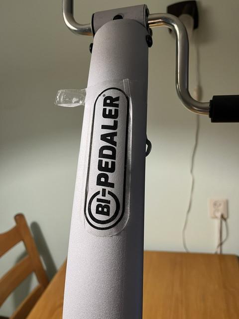 Hometrainer. Voor benen en armen