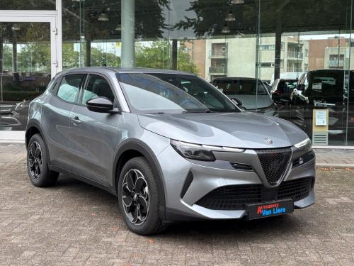 Alfa Romeo Junior 54 kwh 156pk elettrica led | carplay|adapt cruise| rijkla